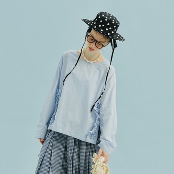 藍色圓領長袖綴花棉上衣 / 襯衫