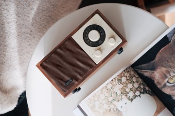 實木無線藍芽音箱高音質桌面音響復古收音機黑胡桃木禮物實用