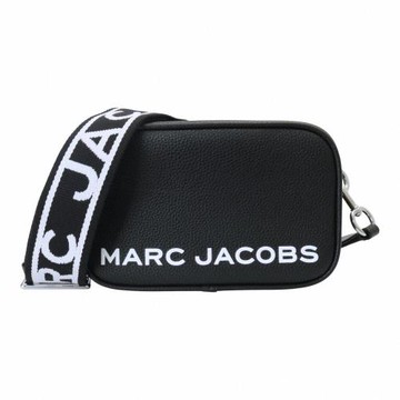 MARC JACOBS-浮印白標字母皮革斜背相機包(黑)
