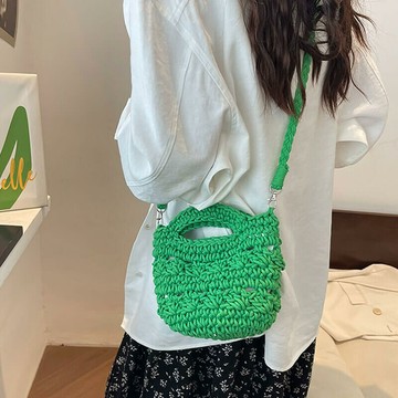 編織鏤空斜跨包250314