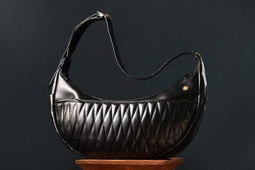 【METALIZE】PU菱形格半月包