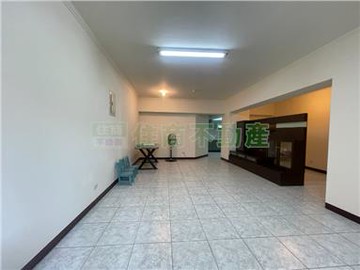 輔英邊間一樓美三房｜高雄市大寮區內厝路