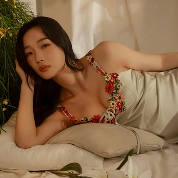 【預購】NuNight 花語刺繡緞面睡裙