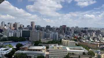 19樓高樓景觀小豪宅/臨民生路/採光佳｜台中市西區民生路