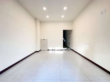 楊小扁~鄰中鋼漢民商圈翻修正街可店住美透天｜高雄市小港區其明街