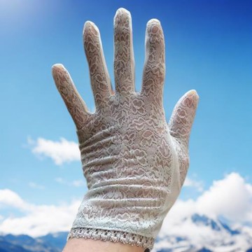 高級時尚花邊灰色蕾絲防曬手套女春夏季真絲超薄短款五指出口日本