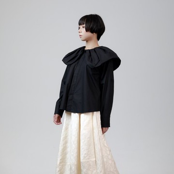 花瓣立體領片襯衫