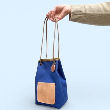 nico 藍色×米色 撥水加工尼龍材質×義大利皮革束口袋包