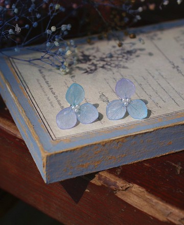 葵子手作 夢見天晴 日本繡球小花淺藍紫漸變925純銀耳釘耳夾