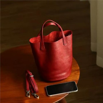 韓版時尚大容量復古紅色pu水桶包女式單肩斜挎高級感小個子手拎包