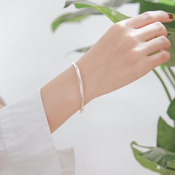 卡扣式小眾手鐲女純銀網紅韓版簡約個性銀手鐲銀鐲子冷淡風手環1入