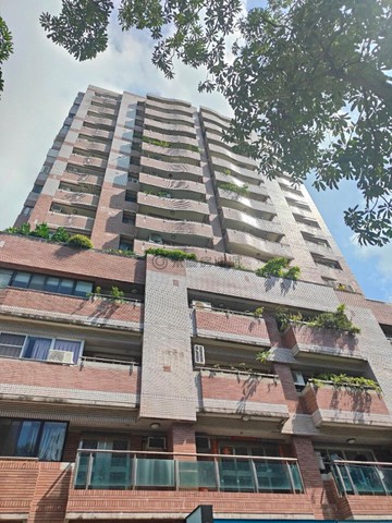 陽明國中旁正面對公園邊間景觀四房平車｜高雄市三民區澄平街