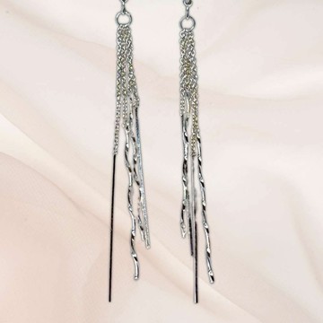 【摩達客】旋轉波浪流蘇垂墜式銀色耳飾耳針耳環_廠商直送