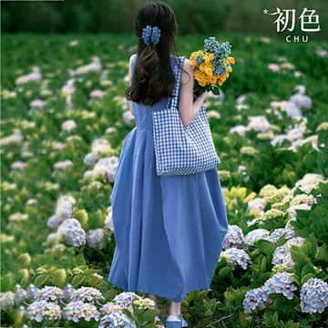 初色  圓領素色寬鬆顯瘦度假風連身長裙洋裝-藍色-11779(M-2XL可選)