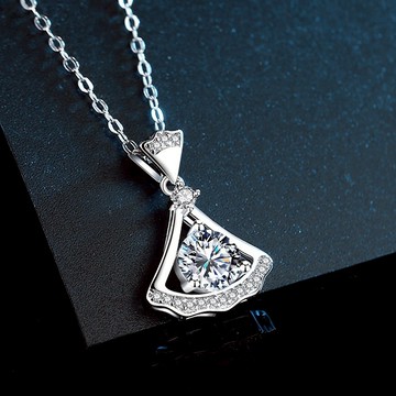 隔日到貨 裙襬搖搖 2克拉 莫桑鑽 八心八箭 奧地利水晶 項鍊 項鏈N129