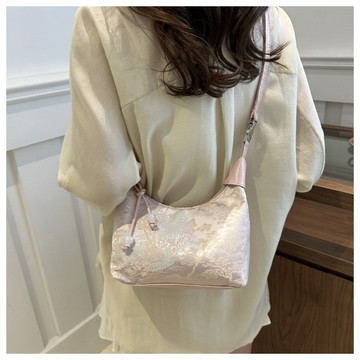 2026新款夏季單肩包 小衆刺繡新中式包包女士 復古百搭斜挎包 國風手提包 精緻時尚餃子包 女生包包 ins風腋下包