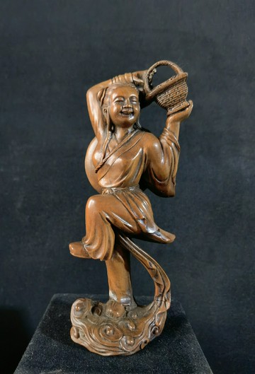小葉黃楊木雕八仙人物～藍采和，高15直徑6厘米，重約85克，