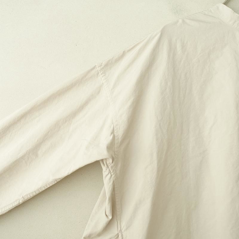 R&D.M.Co. オールドマンズテーラー　 ホワイト刺繍入りチュニック オールドマンズテーラー R&D.M.Co- *バンドカラーシャツ