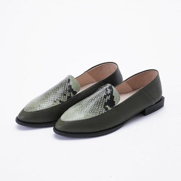 零碼【詩人樂章】全真皮微尖頭後踩樂福鞋_ 沉綠紋路