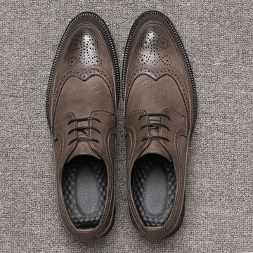 春季男鞋子英倫雕花皮鞋男潮流百搭男士休閑鞋韓版系帶布洛克潮鞋