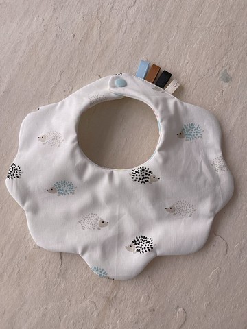 刺蝟三兄弟     手工純棉六層紗花瓣圍兜/可雙面用