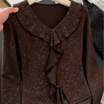 春秋冬季新品碎花長袖上衣女荷葉邊大碼顯瘦百搭設計感內搭打底衫