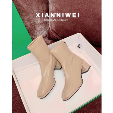 白色短靴女馬丁靴子瘦瘦靴高跟鞋方頭粗跟裸靴女春秋單靴法式踝靴