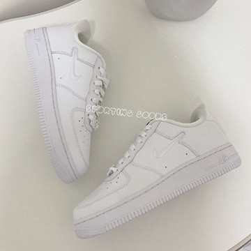 S.G NIKE Wmns Air Force 1 07 SE 休閒鞋 FB8251-100 白 全白 小勾勾 女鞋