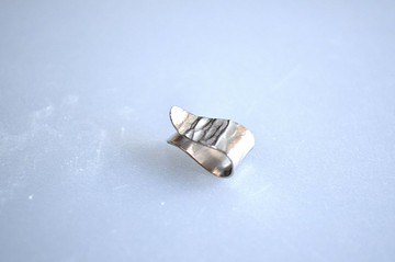 鈦金屬耳骨夾・水滴造型鈦金屬耳骨夾・銀色・寬版