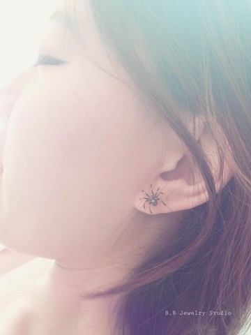 【言成金工坊】小小黑蜘蛛布雷克。925銀 一對兩個