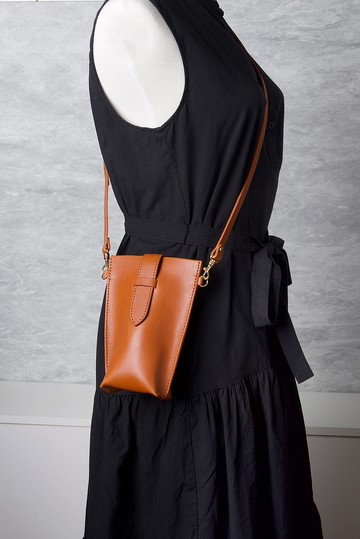 斜背手機包 Phone Cross Body Bag / 淺棕 Tan