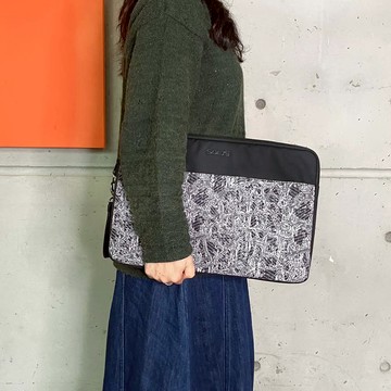 反光迴旋系列 15.7吋筆電收納保護套-純墨黑