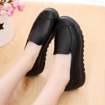 肯德基工作鞋女平底軟底防滑防水防油女鞋中餐廳黑色皮鞋廚房餐飲