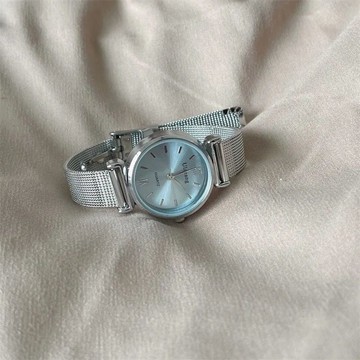 免運🔮海藍鏈條簡約少女款手錶女高中生防水ins風時尚百搭小錶盤中學生簡約學生手錶 考試手錶 防水手錶 靜音手錶 女生手錶