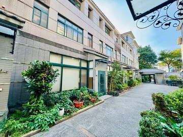 急! 低於行情300萬! 北區 6米大面寬雙車別墅｜台中市北區梅川東路三段