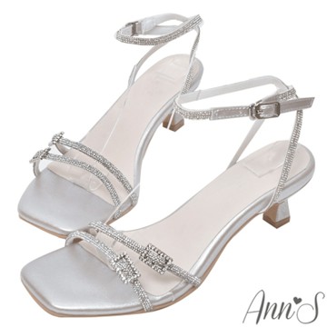 Ann’S閃耀細語-低跟氣質鑽石一字涼鞋5cm-銀