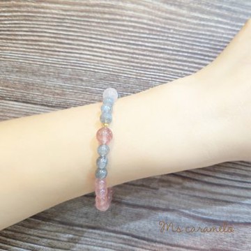 【焦糖小姐 Ms caramelo】草莓晶 灰月光石水晶手鍊