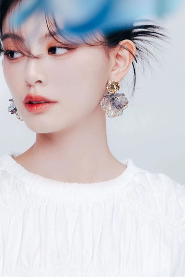 COR-DATE / 花語 / 黑紫色花球耳環