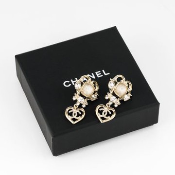 Chanel 華麗風雙C耳環(金/華麗水晶裝飾垂墜小顆鏤空愛心雙C)