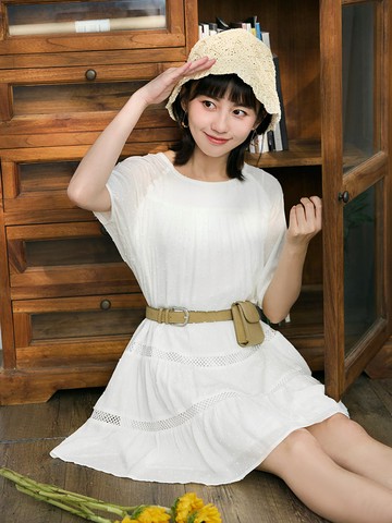 立體紋理泡泡袖寬鬆傘襬短洋裝