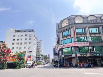 美麗島捷運六合商圈大地坪三角窗電梯透天旗艦店面｜高雄市新興區六合一路