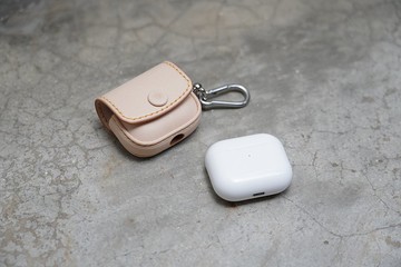 MINERVA 純手製造 AirPods 3 / AirPods 4 皮革保護套 TYPE-01