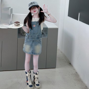 【中大女童/親子裝】純色背心+經典牛仔背帶褲裙套裝