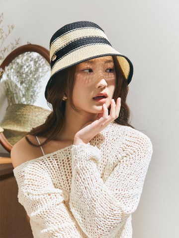 Knit Two-tone Stripe Cloche Hat _ Black Beige