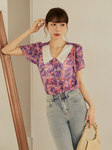 細緻繽紛印花配色尖領短袖上衣