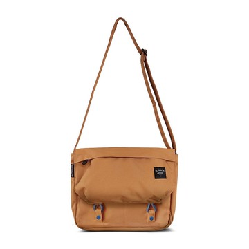 Toy 駝峰造型斜背包