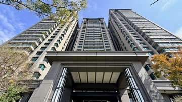 皇苑御之苑｜綠園道首排全新未住3+1房｜並排雙平車｜高雄市鼓山區馬卡道路
