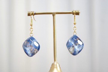 樹脂藝術 礦物耳環・胸口的潮聲