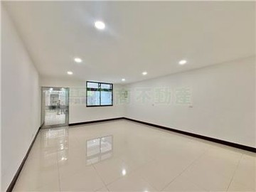 龍潭大地坪孝親房透天｜桃園市龍潭區中央街