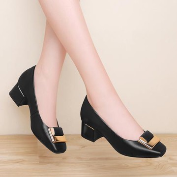 2025春秋季新款媽媽鞋真皮軟底舒適中老年粗跟淺口女單鞋大碼皮鞋